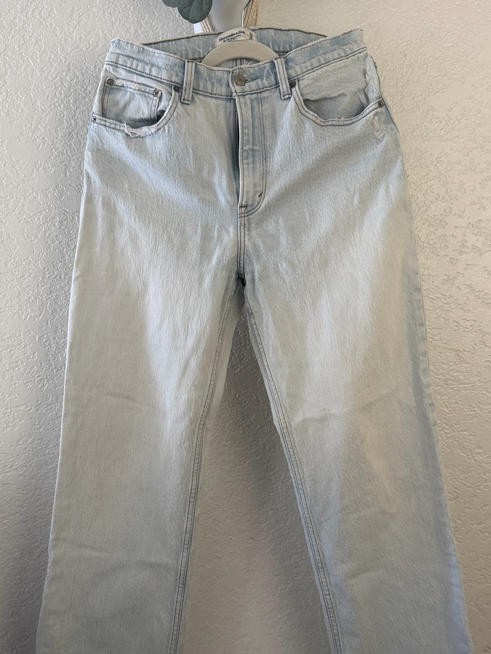 Abercrombie & Fitch Light Blue 90’s Relaxed Jeans